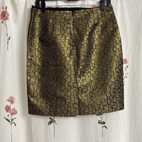 Loft Skirt - Picture 3 of 3